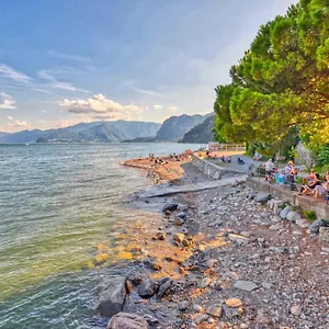 Mit Seeblick, Strandnähe Und Tiefgaragen Stellplatz Apartment